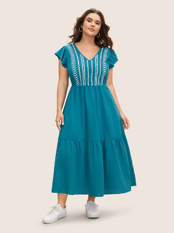 Plus size dresses with comfy flows feel gentle -Plus size dresses with pleated skirts for a feminine look -Cotton Bandana Geometric Ruffle Cap Sleeve Midi Dress