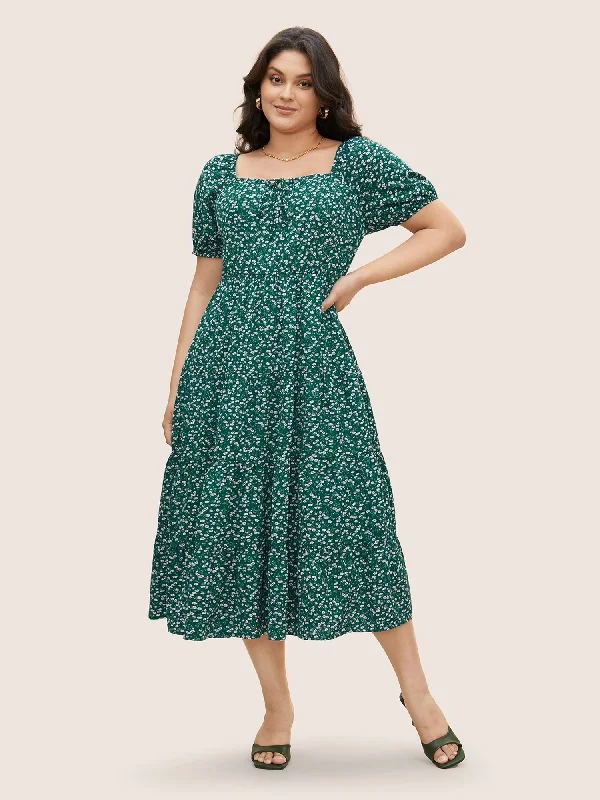 Plus size dresses for special occasions dazzle effortlessly -Plus size wrap dresses for a flattering silhouette -Ditsy Floral Tie Knot Gathered Dress