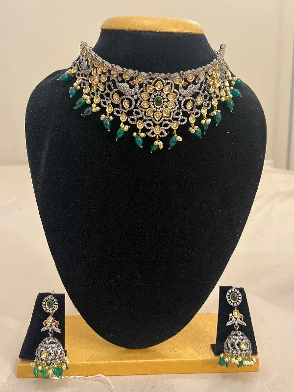 Stunning necklaces and pendants with aquamarine stones for a serene effect-Unique Bridal Choker Kundan And Emerald Pearl Necklace Set With Earrings