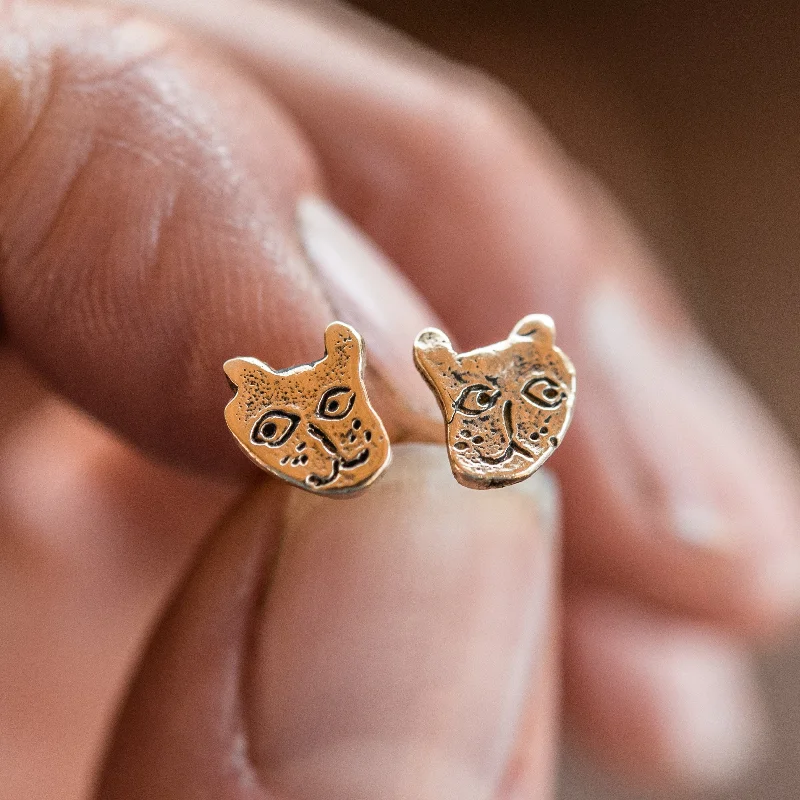 Foundlings Earrings: Ash (Cat)