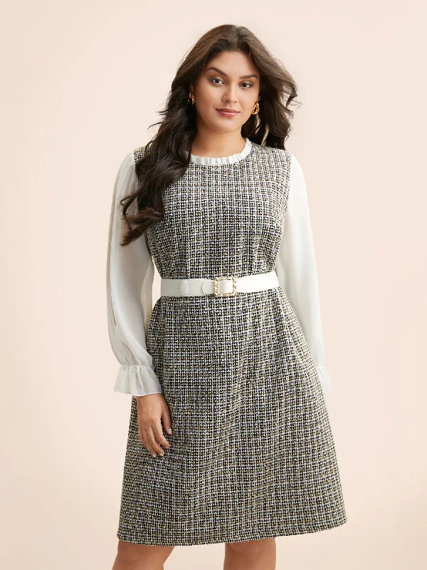 Plus size dresses with flowing skirts move freely -Plus size dresses with a flowing skirt for ease of movement -Tweed Patchwork Ruffle Trim Dress