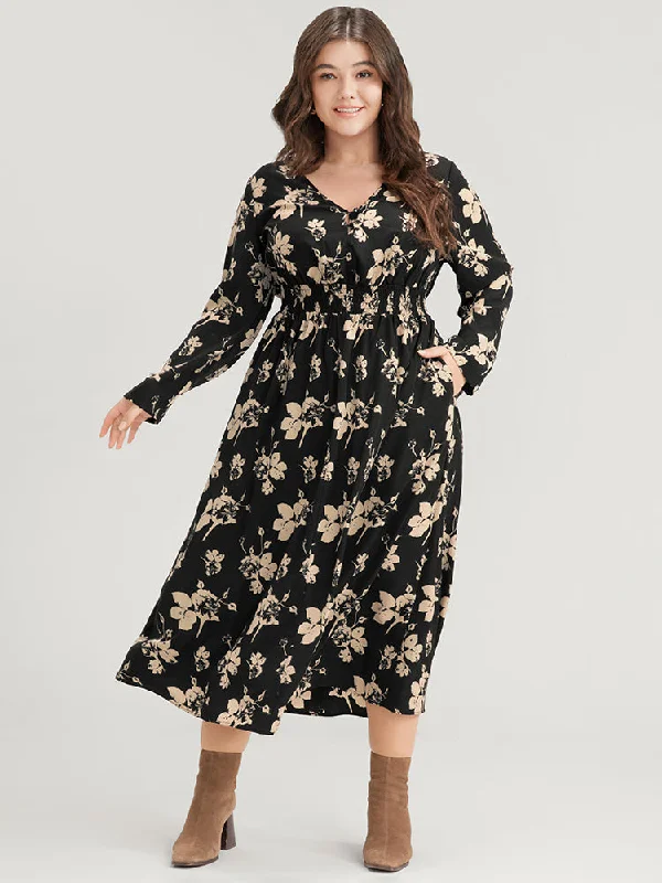 Plus size dresses featuring striped patterns are fresh -Comfortable plus size dresses for busy moms -Floral V Neck Button Pocket Shirred Midi Dress