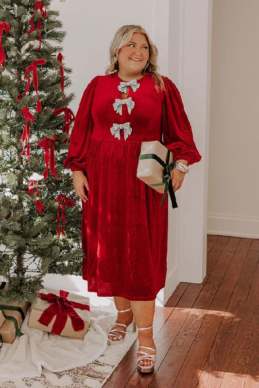 Plus size dresses featuring fringe accents feel bold -Plus size dresses for curvy body types -For The Love Of Bows Velvet Midi in Crimson Curves