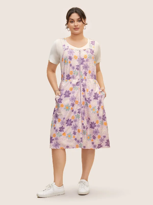 Plus size dresses featuring chevron prints are sharp -Dressy plus size dresses for family gatherings -Contrast Floral Zipper Sleeveless Midi Dress