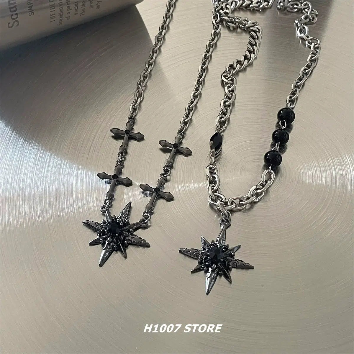 Best necklaces and pendants with adjustable chains for a customizable fit-Black Star Necklace