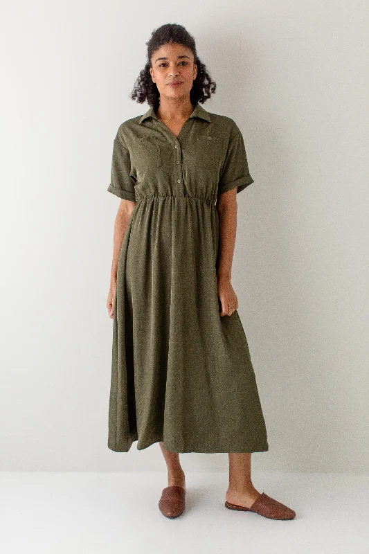 Plus size dresses for wide hips fit nicely -Plus size dresses with bold geometric designs for a modern twist -'Sonata' Collared Button Up A-Line Midi Dress in Olive