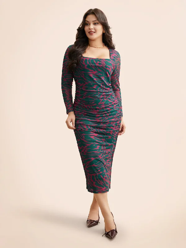 Plus size dresses featuring ombre effects look artsy -Plus size dresses with asymmetrical designs -Square Neck Geometric Mesh Ruched Dress