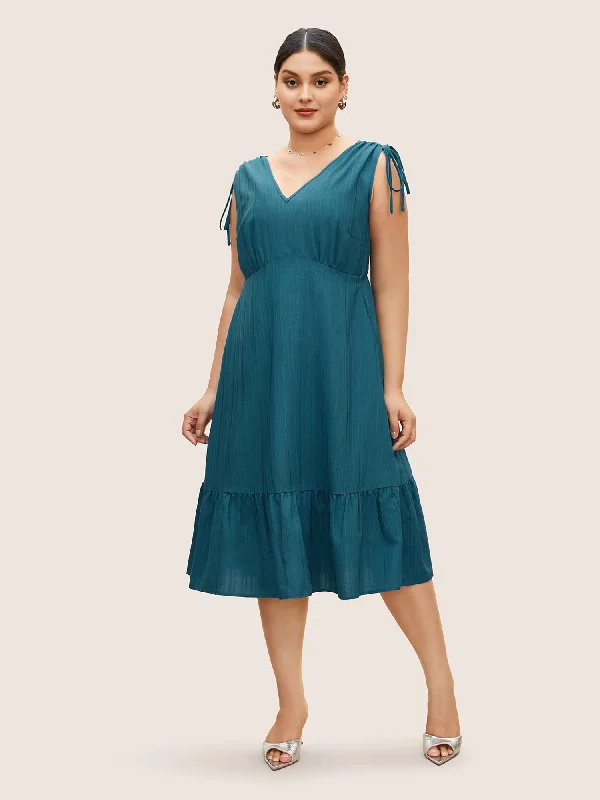 Plus size dresses for work stay professional always -Affordable plus size dresses for casual outings -Plain Textured Drawstring Ruffle Hem Dress