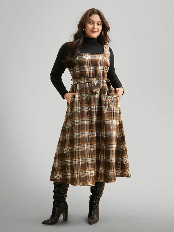 Plus size dresses featuring gemstone details shine subtle -Plus size dresses with floral prints for spring -Square Neck Plaid Belted Dress