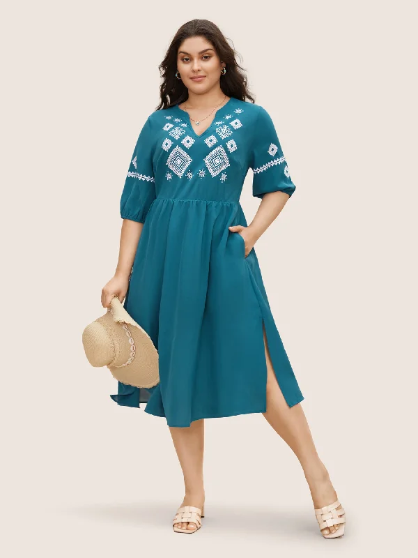 Plus size dresses with bright hues feel lively -Plus size dresses with crisscross back designs for added style -Bandana Notched Collar Split Hem Midi Dress