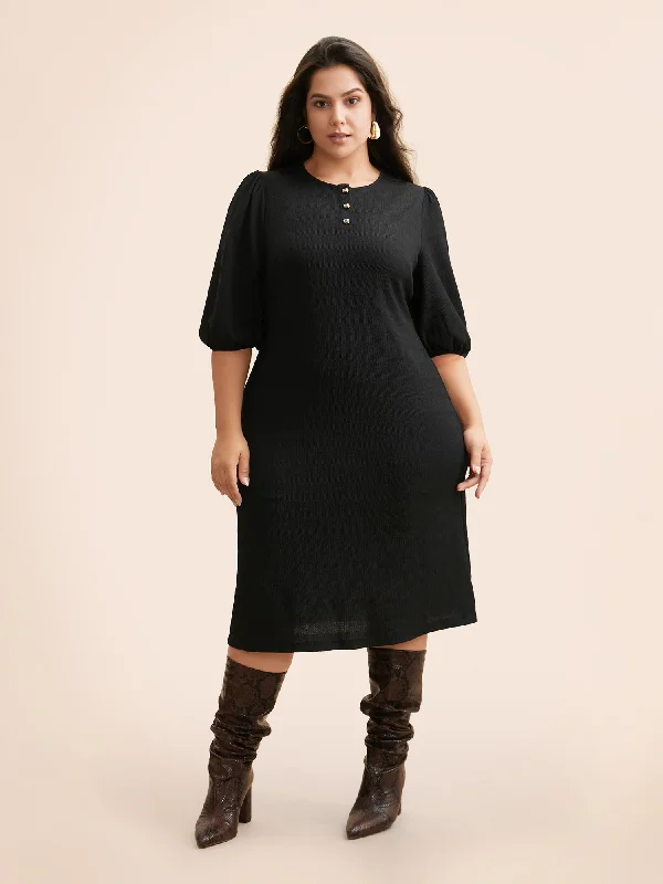 Plus size dresses featuring tiered skirts feel fun -Plus size dresses for plus size teenagers -Texture Button Up Puff Sleeve Dress