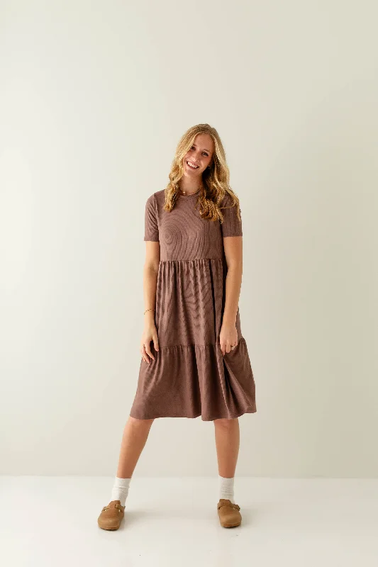 Plus size dresses for spring bloom with grace -Plus size dresses with floral applique for a feminine look -'Josie' Ribbed Tiered Midi Dress in Dark Taupe