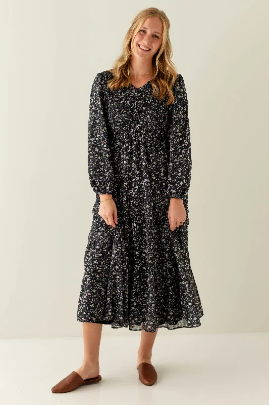 Trendy plus size dresses with bold prints stand out -Plus size dresses for work and office wear -'Valorie' Smocked Bodice Tiered Floral Maxi Dress in Navy