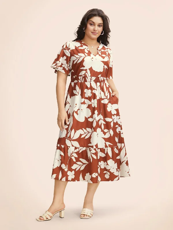 Plus size dresses with ruched details hide flaws -Plus size dresses with ruching for slimming effect -Silhouette Floral Print Shirred Ruffles Dress