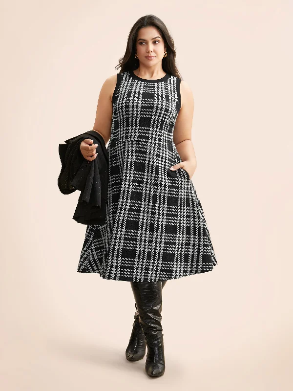 Plus size dresses for parties shine with confidence -Stylish plus size dresses for date night -Plaid Round Neck Tank Dress