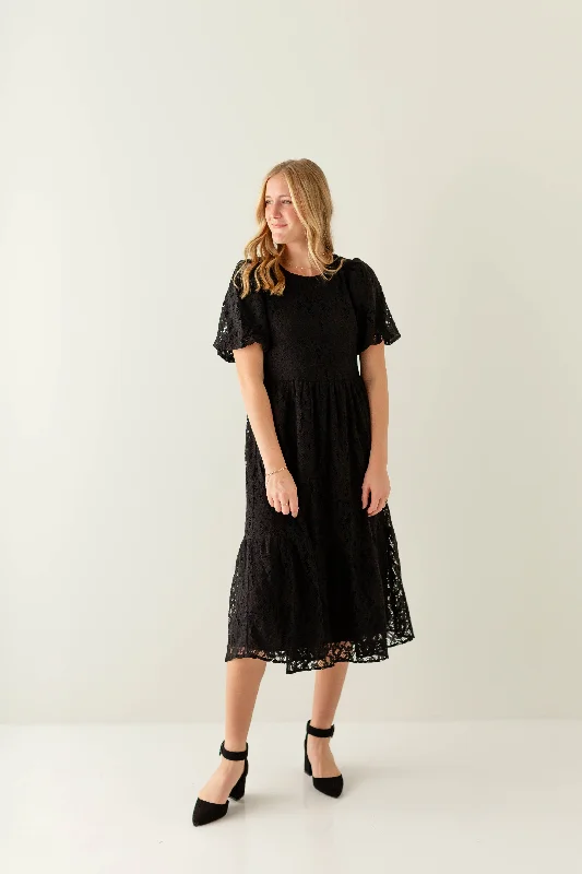 Plus size dresses with classic designs never fade -Plus size dresses for curvy women -'Antoinette' Puff Sleeve Lace Midi Dress in Black