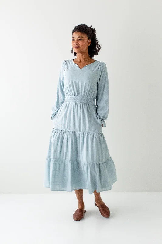 Plus size dresses for outdoor parties stay fun -Plus size dresses for an easy-going weekend look -'Elsa' Textured Quarter Sleeve Midi Dress in Pale Blue