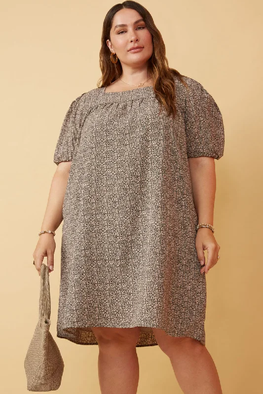 Plus size dresses for office wear stay sharp -Plus size dresses with long skirts for added coverage -Ditsy Paisley Print Square Neck Puff Sleeve Dress