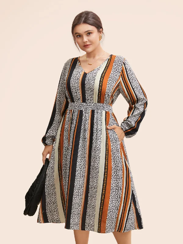 Plus size dresses with sturdy hems stay firm -Plus size dresses with long sleeves for winter -V Neck Leopard Print Patchwork Contrast Dress