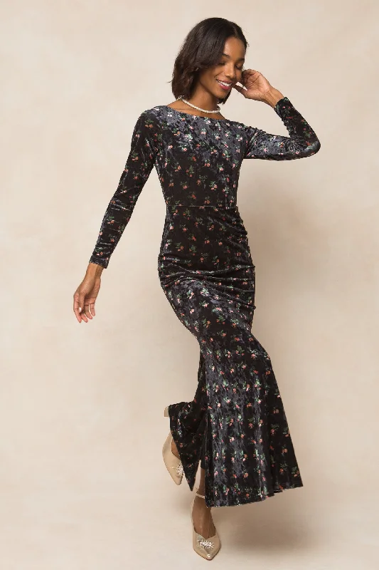 Plus size dresses for minimalist style stay clean -Plus size dresses with faux leather details for an edgy vibe -Ari Dress in Velvet Floral - FINAL SALE