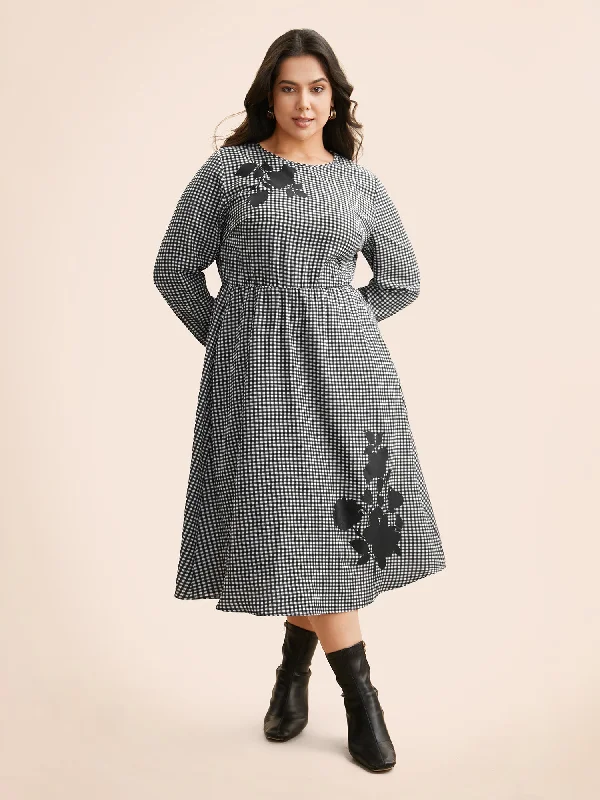 Plus size dresses with A-line cuts flatter curves -Affordable plus size dresses for daily wear -Gingham Silhouette Floral Print Midi Dress