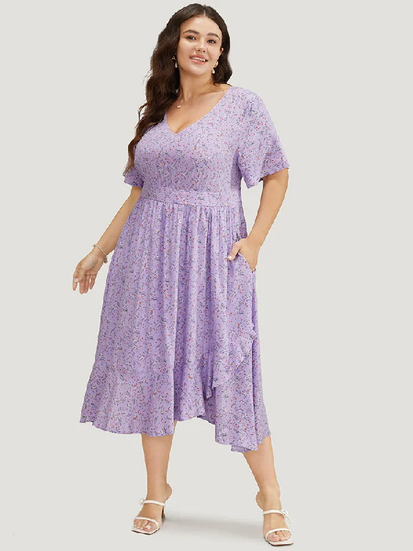 Plus size dresses with breathable fabrics stay cool -Elegant plus size dresses for black-tie events -Ditsy Floral Pocket Shirred Back Ruffle Trim Dress