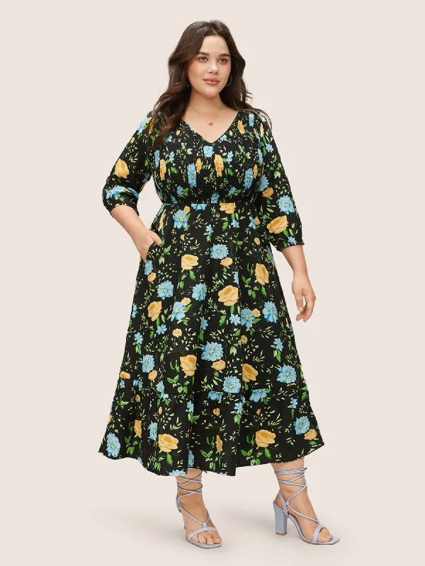 Plus size dresses for fuller busts fit perfectly -Plus size dresses with off-the-shoulder designs for a chic vibe -Floral Print Shirred Pocket V Neck Dress