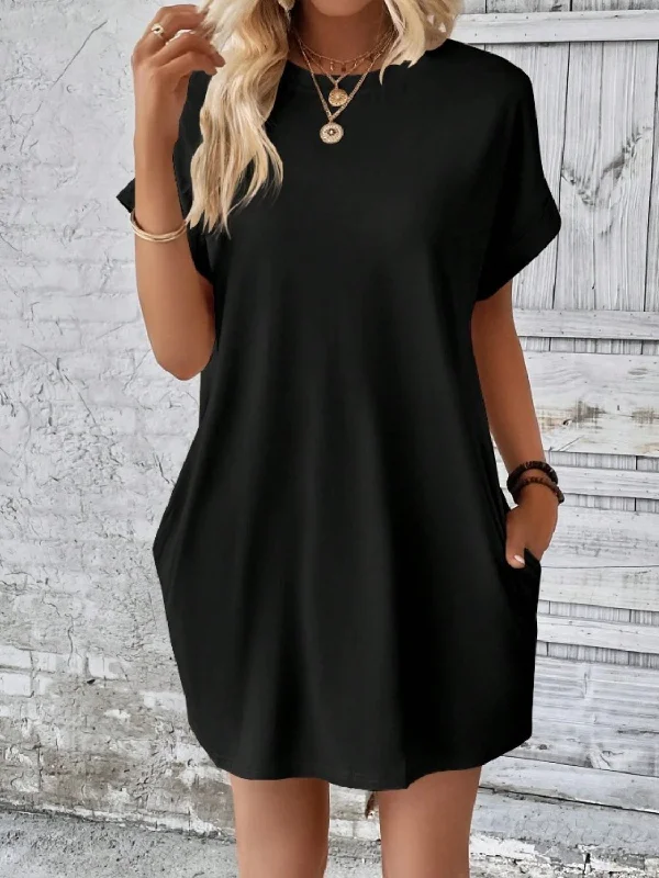 Plus size dresses with comfy fits ease days -Trendy plus size dresses for fashion-forward women -Pocketed Round Neck Short Sleeve Dress