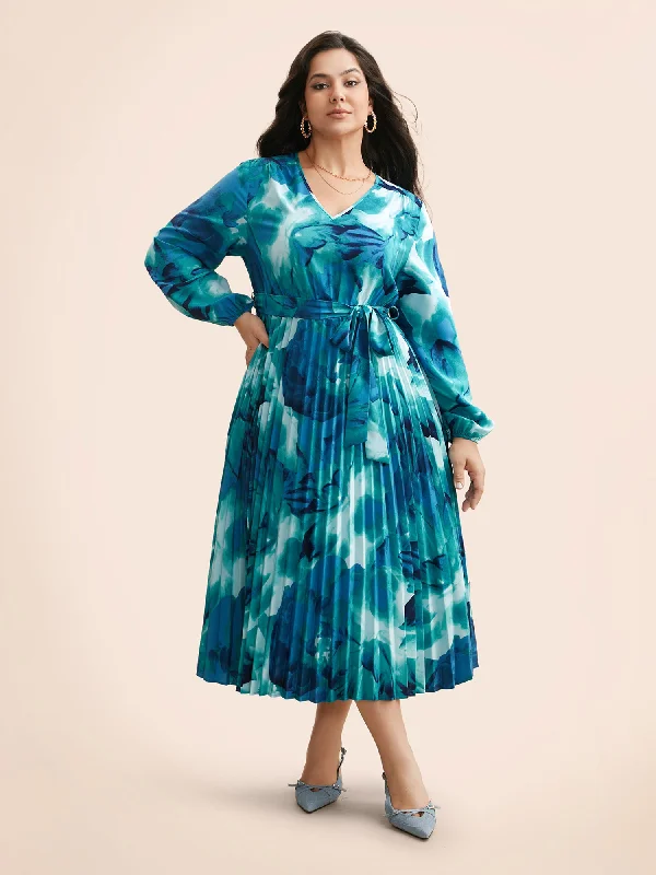 Plus size dresses for special occasions dazzle effortlessly -Plus size dresses with faux leather details for an edgy vibe -Watercolor Floral Pleated Belted Dress