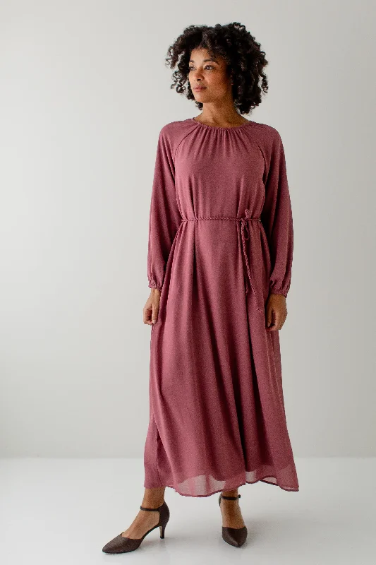 Plus size dresses for wide hips fit nicely -Plus size dresses with bold geometric designs for a modern twist -'Liesel' Braided Belt Chiffon Midi Dress in Mauve