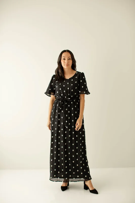 Plus size dresses featuring boho vibes are chic -Plus size dresses with ruffled sleeves for a playful touch -'Esther' Embroidered Floral Maxi Dress in Black