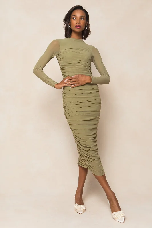 Plus size dresses with sleek silhouettes look sharp -Plus size dresses for a casual brunch -Brynn Dress in Olive - FINAL SALE